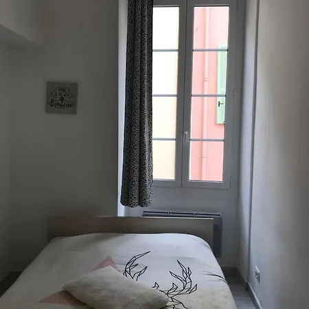 Au Coeur De La Vieille Apartament *